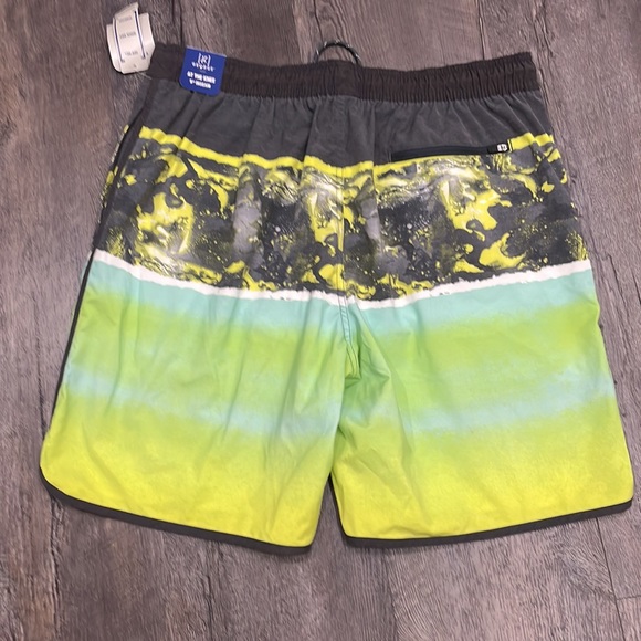 George bathing suit - Picture 5 of 7